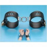 БДСМ - Черные кожаные наручники из качественной искусственной кожи