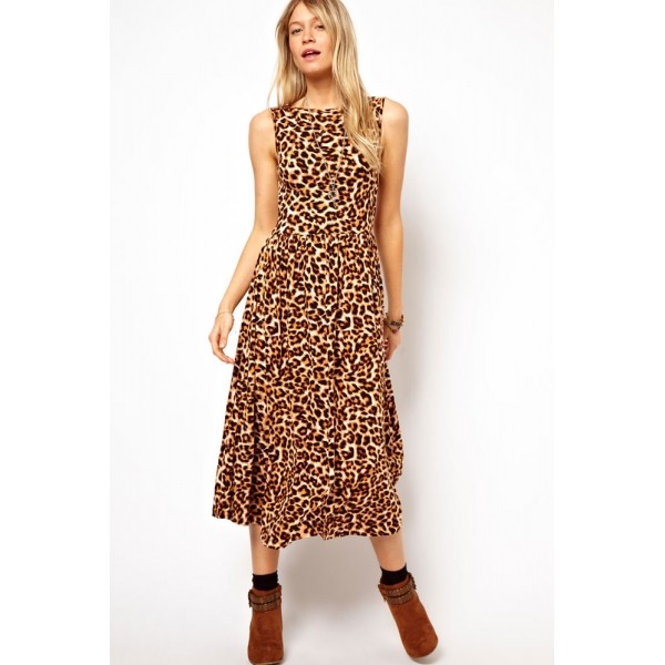 Стильное леопардовое платье